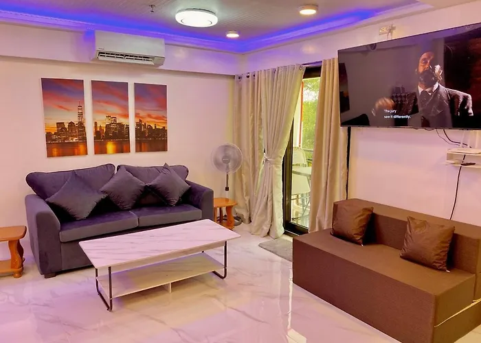 225 Elegant And Comfort Apartment